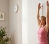 Pilates na Parede: essa mini-rotina de só 3 exercícios fortalece pernas e glúteos e é fácil de fazer em casa