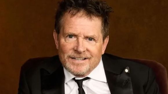 Luta de 30 anos contra Doença de Parkinson: astro de 'De Volta para o Futuro', Michael J. Fox ignora boato de morte, foge da aposentadoria e encara série polêmica