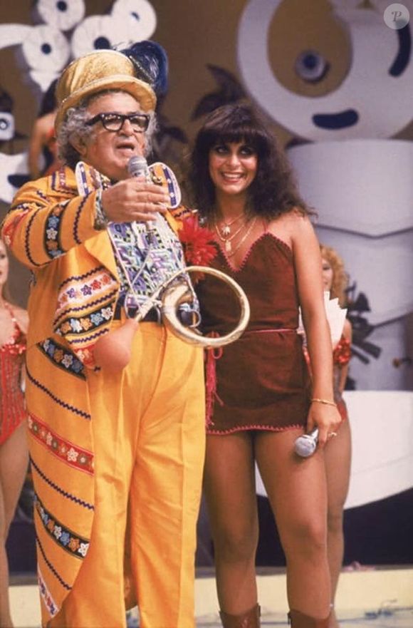 Gretchen começou sua carreira ainda nos anos 80 e conquistou o Brasil por programa com Chacrinha