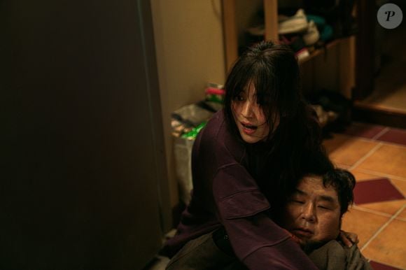 'My Name' conta a história de Yoon Ji-woo, uma jovem que presencia a morte do pai justamente no dia em que completa 18 anos