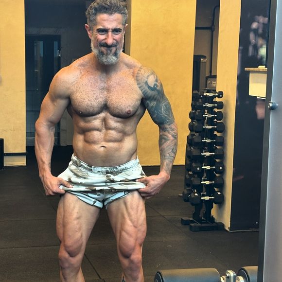 Hoje aos 47 anos, Marcos Mion é um grande exemplo de saúde e boa forma na meia-idade