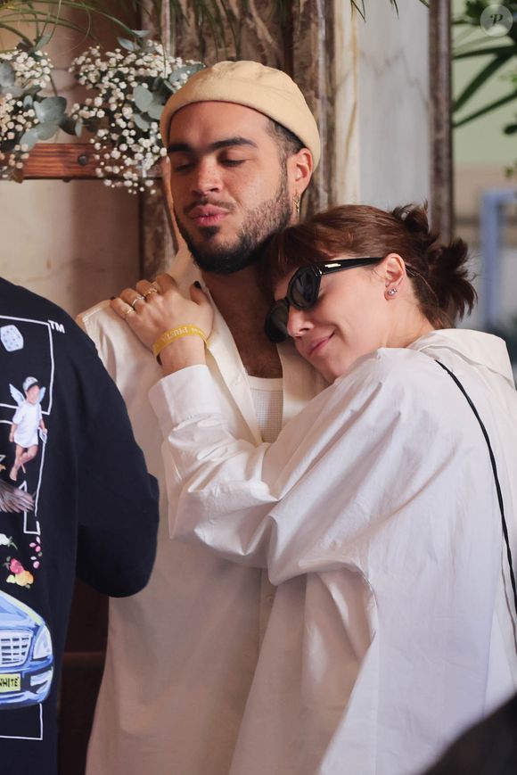 Alice Wegmann é amiga de longa data de Francisco Gil: o cantor e a atriz se conhecem desde a adolescência