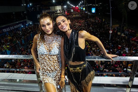 Sasha Meneghel e Bruna Marquezine já deram uma entrevista ao podcast e falaram a respeito da amizade entre as duas.