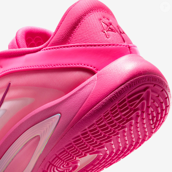 O novo Women's A'One 'Pink A'ura' Hyper Pink reúne moda, esporte e cultura digital em um único lançamento que já chama atenção pelo visual