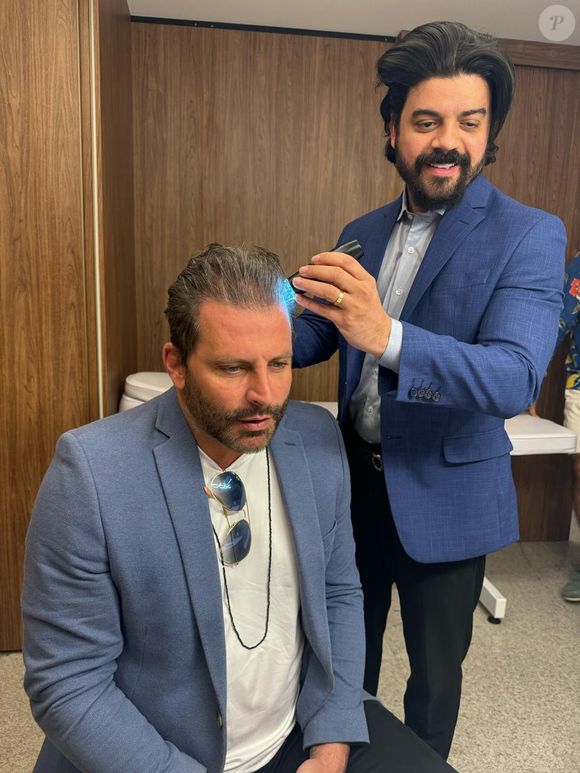 Além disso, o médico fez o uso de um aparelho chamado Mesoject para potencializar o tratamento de Henri Castelli