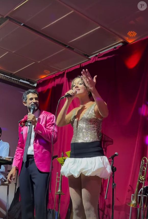 Sophie Charlotte cantou em uma festa entre amigos