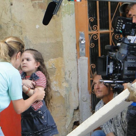 Mel Maia compartilhou, nesta segunda-feira (30), registros inéditos em cena com Adriana Esteves e Marcello Novaes em "Avenida Brasil", exibida originalmente em 2012