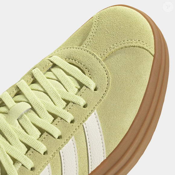 Disponível na Netshoes, tênis da Adidas é encontrado a partir de R$ 279,99 e chama atenção pelo custo-benefício