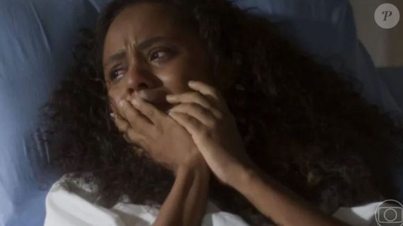 Beatriz morre em 'Garota do Momento' Jovem sofre crise de asma após ter arma apontada por Juliano (Fabio Assunção)