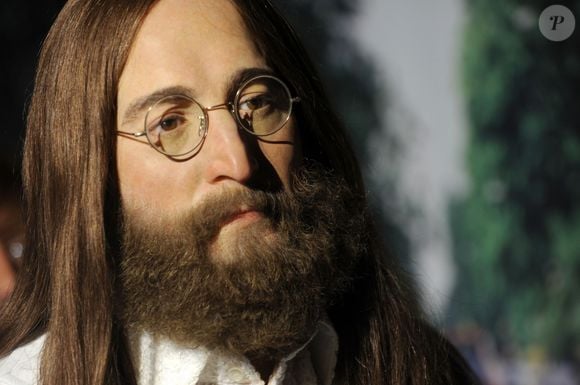 A frase famosa 'A vida é o que acontece enquanto você está ocupado fazendo outros planos' aparece na música Beautiful Boy (Darling Boy), lançada em 1980 por John Lennon