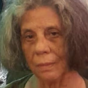 Filha de Maria Gladys também estaria batendo boca com moradores e teria sido vista vomitando pela cidade