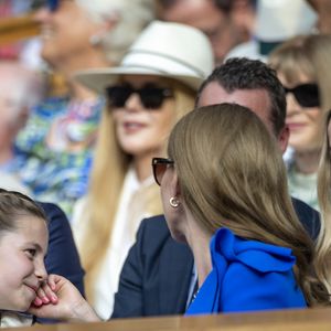 Kate Middleton e a Princesa Charlotte surpreenderam com um momento de estilo e beleza fora do tradicional protocolo real durante a final de Wimbledon, nesta semana