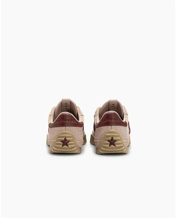 Alerta de hit: recém-lançado no site brasileiro, o Run Star Trainer Stitched já desponta como forte candidato a esgotar rápido