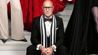 'Não queria me sentir velho': Stanley Tucci, de 'O Diabo Veste Prada', quase terminou relação por diferença de 20 anos de idade com a atual esposa