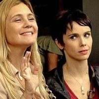 Primeiro encontro de Nina e Carminha em 'Avenida Brasil' será inesquecível! Vingança cruel começa com entrada na mansão de Tufão