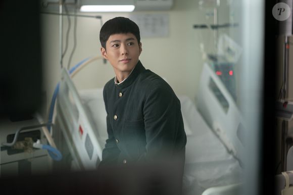 Park Bo-gum interpreta Gwan-sik em 'Se a Vida Te Der Tangerinas...', um jovem calado e de sorriso encantador