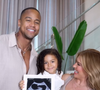 Emoção em dobro na família de Léo Santana e Lore Improta! O casal revelou o rosto do filho Levi e contou que o bebê nasceu praticamente no mesmo horário da irmã mais velha, Liz, reforçando a ligação especial entre os irmãos.