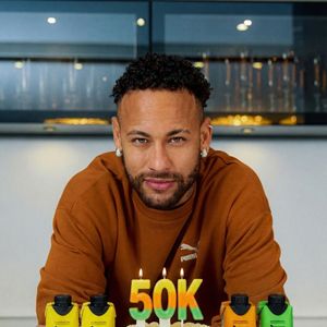 Santos firmou um contrato de patrocínio de R$ 4 milhões com a Pley by Ney, o qual não foi cumprido como deveria
