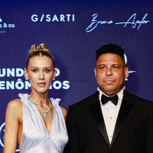 Ronaldo Fenômeno e a mulher, Celina Locks, estão juntos desde 2015