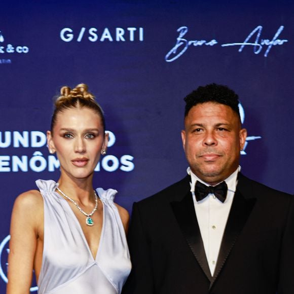 Ronaldo Fenômeno e a mulher, Celina Locks, estão juntos desde 2015