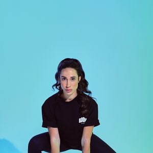 Para a educadora física Raphaela Brazilian, a escolha de Deborah Secco reflete uma mudança de muitas mulheres que conciliam agendas intensas com a busca por qualidade de vida
