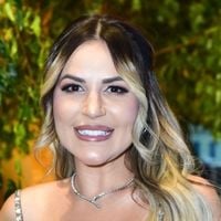 Deolane Bezerra se posiciona em processo e acusa delegado da Polícia Civil de Pernambuco de querer silenciá-la; ação na Justiça envolve indenização de R$ 81 mil por prisão há 2 anos; famosa segue presa há quase 150 dias