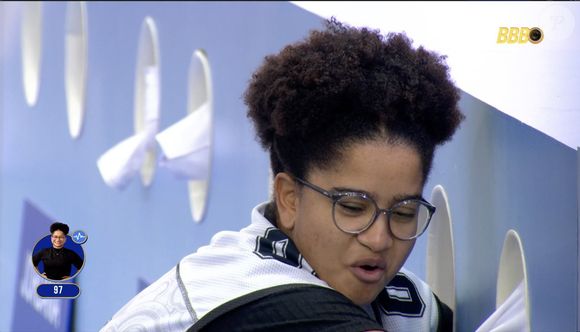Milena venceu a Prova do Anjo desta sexta (10) no ‘BBB 26’, garantiu imunidade e viralizou ao debochar do próprio objeto, enquanto Ana Paula se emocionou com item da mãe falecida