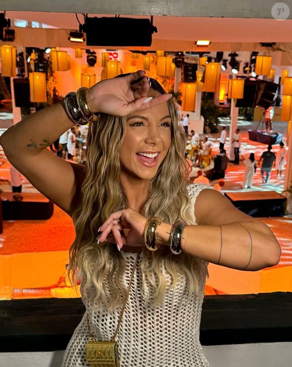 Aos 48 anos, Carla Perez mantém rotina de exercícios e aposta no equilíbrio como chave para a boa forma