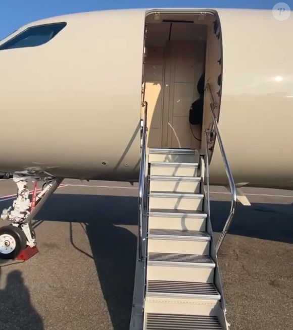Exterior clean do 'Kim Air' reflete o estilo minimalista adotado por Kim Kardashian em suas propriedades