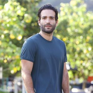 Em entrevista recente, o ator Humberto Carrão - Afonso de 'Vale Tudo' -, contou que acorda cedo para treinar.