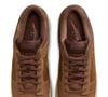 O Nike Dunk Low Retro possui a clássica silhueta da marca, com detalhes que dão um toque de personalidade ao calçado
