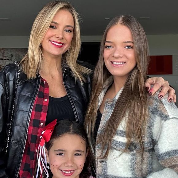 Em uma foto publicada no Instagram, Tici Pinheiro apareceu acompanhada de Rafa e Manu, todas belíssimas