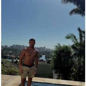 Xamã, o Bagdá de 'Três Graças' vive em luxuosa mansão na Ilha da Gigóia no RJ: lugar para se divertir com os amigos