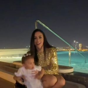 O vestido que Bruna Biancardi usou está custando US$ 8 mil dólares, cerca de quase R$ 50 mil na cotação atual (o valor exato é de R$ 49.533,60).