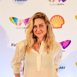 Amora Mautner teria dado flores e pedido desculpas para equipe da novela 'Êta Mundo Melhor!', próxima trama das seis da Globo