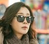 Em 'Irei Quando o Tempo Estiver Bom', Mok Hae-won é uma mulher exausta da capital que retorna à sua cidade natal