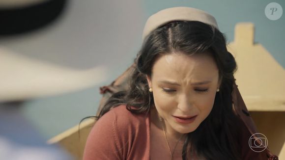 Estela enfrenta Ernesto em momento decisivo da novela e acaba caindo na lagoa