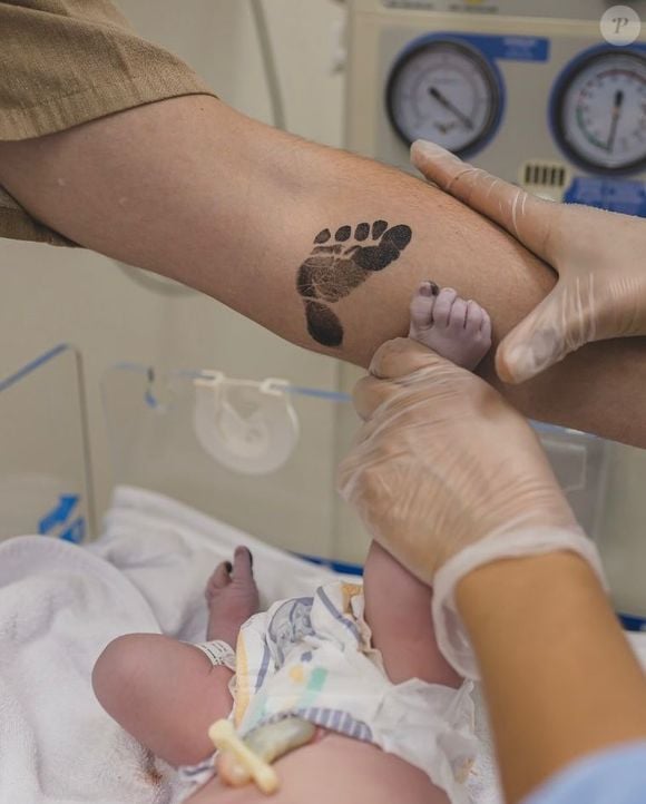 No Instagram, a humorista Dani Calabresa fez questão de enfatizar que está muito feliz, sendo esta a 'melhor sensação do mundo'.