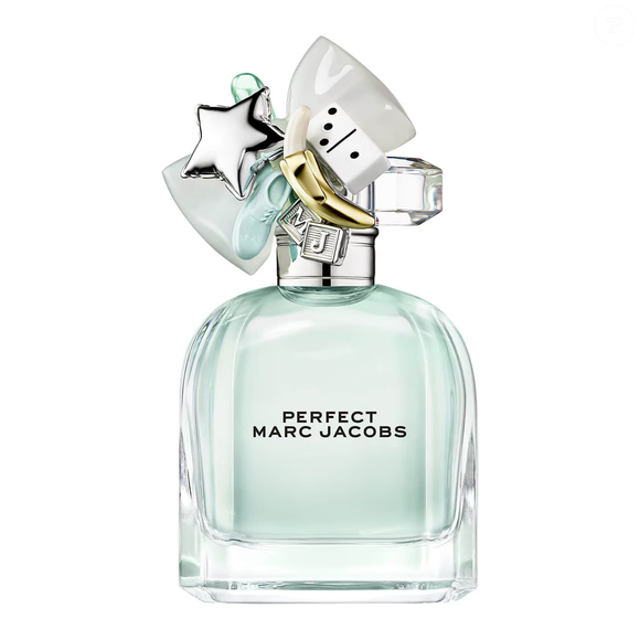 Com uma pirâmide olfativa enxuta, Perfect, da Marc Jacobs, aposta em pimenta rosa e erva-de-bicho no início, narciso no coração e cedro como nota de fundo