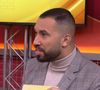 Gil do Vigor defendeu a produção da TV Globo em conversa com Camilla e Thamiris