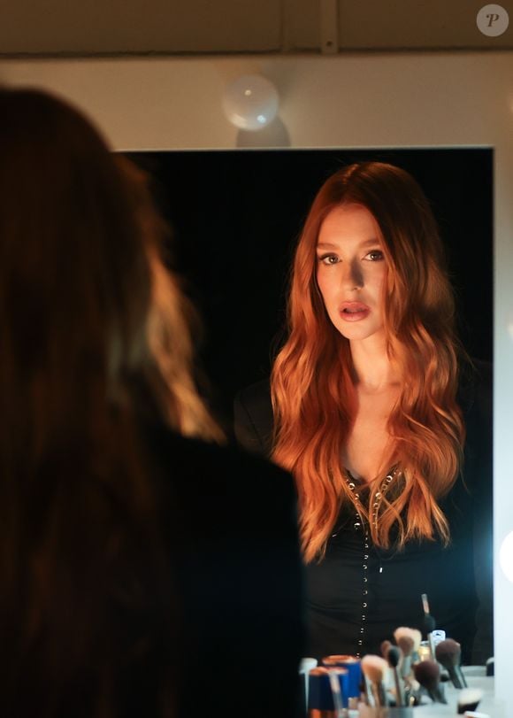 'Depois de experimentar o loiro, senti que havia cumprido aquele ciclo. A volta também teve um componente emocional, uma decisão que veio no momento em que eu estava pronta para resgatar essa parte tão importante de mim'