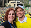 A briga de Netinho e compositor de 'Milla' na Justiça após ato pró-Bolsonaro: em 2021, Netinho cantou hit de axé ao lado de ex-deputada Carla Zambelli, hoje foragida, foi chamado de 'cantor golpista' por ex-parceiro e moveu processo