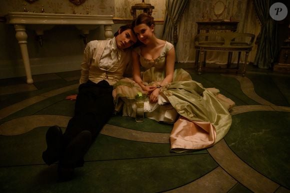 Em entrevista, a Millie contou que a terceira continuação de 'Enola Holmes' terá muito romance, algo que os fãs sempre pedem