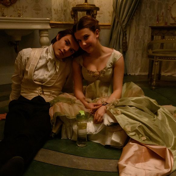 Em entrevista, a Millie contou que a terceira continuação de 'Enola Holmes' terá muito romance, algo que os fãs sempre pedem