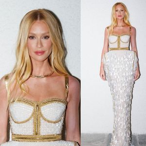 Marina Ruy Barbosa faz primeira aparição loiríssima para Cannes 2025 com vestido luxuoso Balmain. Fotos do look!