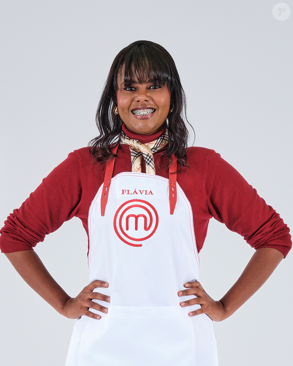 Flávia é uma técnica de enfermagem mineira que sonha com um restaurante e traz sensibilidade para o MasterChef Brasil