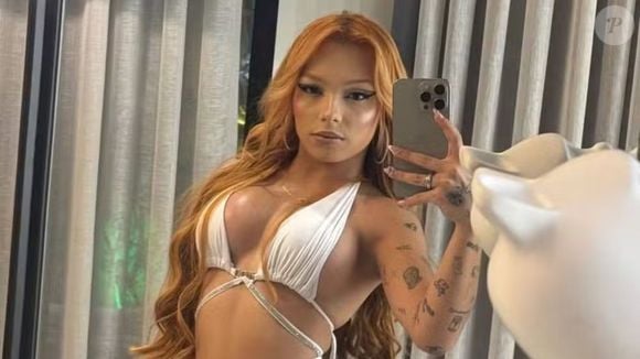 Aos 17 anos, Kamylinha já colocou silicone, engravidou e sofreu aborto