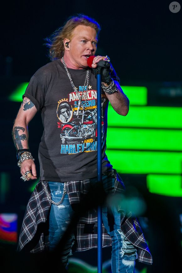 Axl Rose nunca fez intervenções mais radicais em seu rosto, envelhecendo com naturalidade