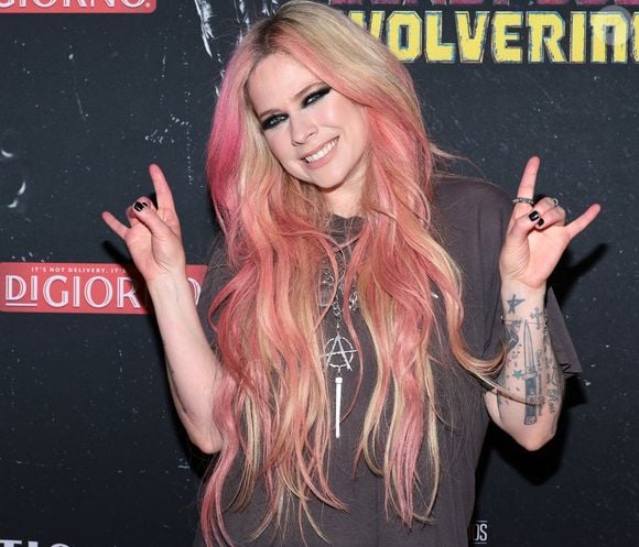 Avril Lavigne morreu e foi substituída? Teoria foi criada por brasileiro, mas cantora fez piada dos rumores