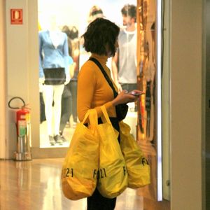 Filósofo apontou para substituição das relações pelo consumismo - foto ilustrativa de dia de compras de Agatha Moreira